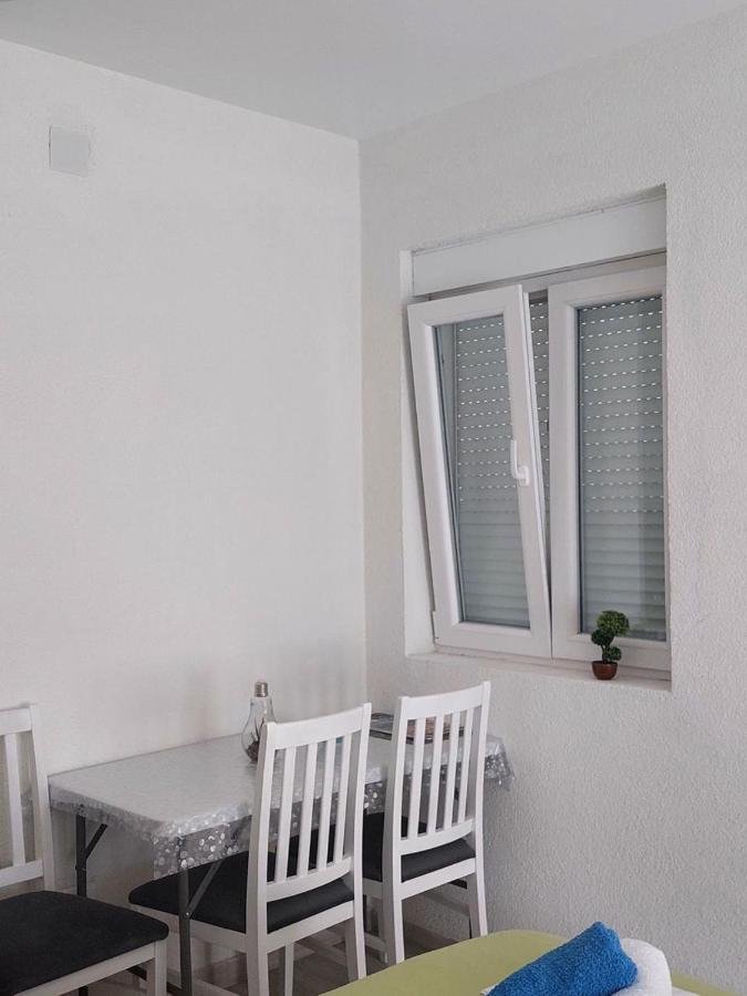 Apartment Iva Bijela Εξωτερικό φωτογραφία