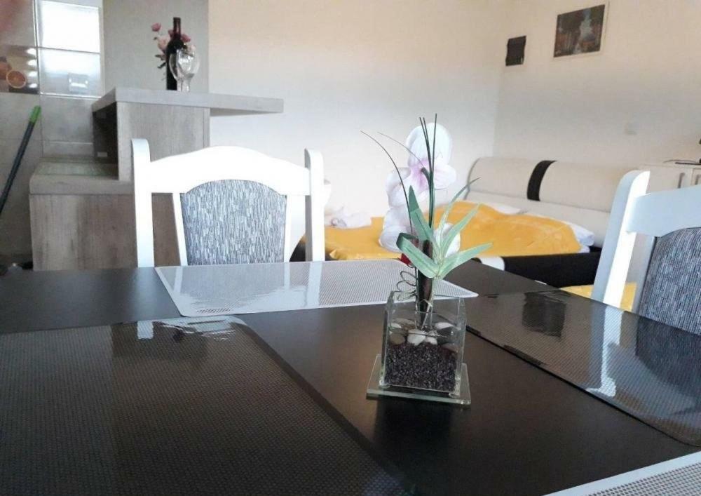 Apartment Iva Bijela Εξωτερικό φωτογραφία