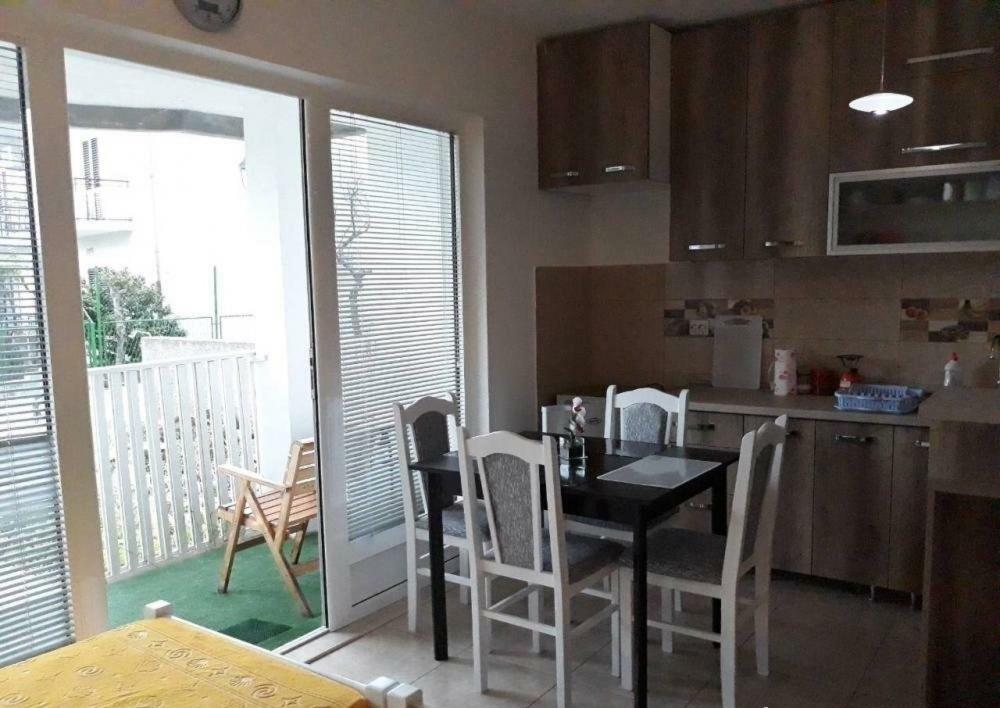 Apartment Iva Bijela Εξωτερικό φωτογραφία